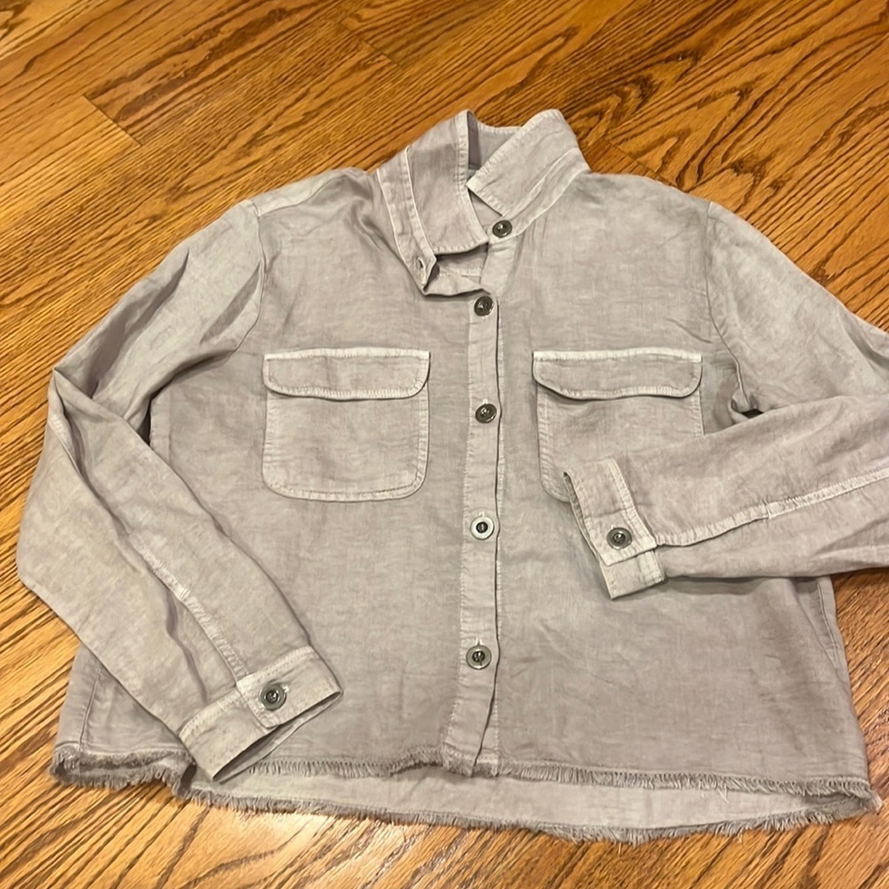 Bella Dahl Woman’s Grey Button Down Size M